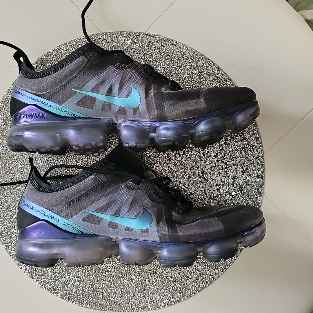 Nike Mens Black And Gray Vapormax Sneakers Size 11.5 Sorry ** No Box